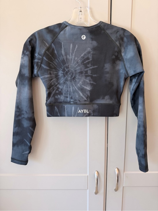 AYBL Tops - AYBL Black Tie-Dye Cropped Long Sleeve Athletic Top With Thumb Hole